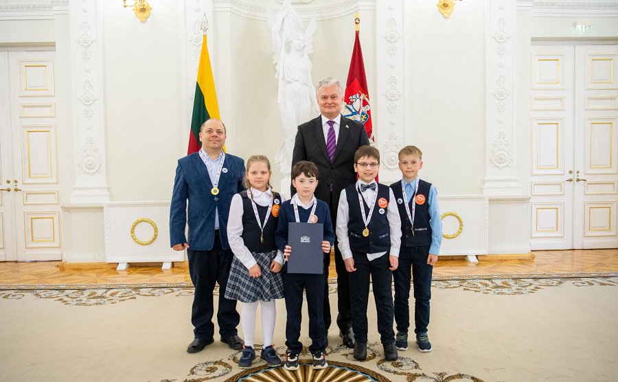 Висагинские школьники в Президентском дворце - В Висагинасе