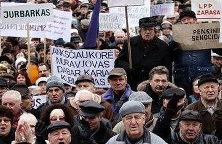 Литовские пенсионеры решили защищать свои права в судах