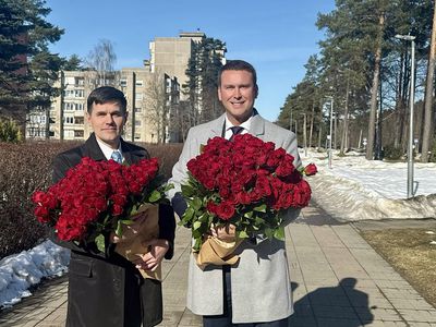 Дорогие женщины!  Сердечно поздравляем вас с прекрасным праздником весны — 8 Марта! - Поздравления