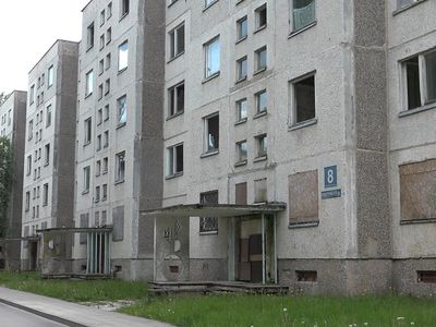 Скоро ли снесут дома-призраки на улице Фестивале? (видео) - В Висагинасе