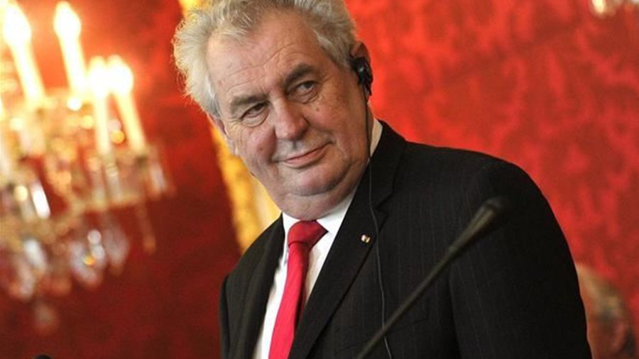 Президент Чехии выступил за отмену виз для россиян - В Мире