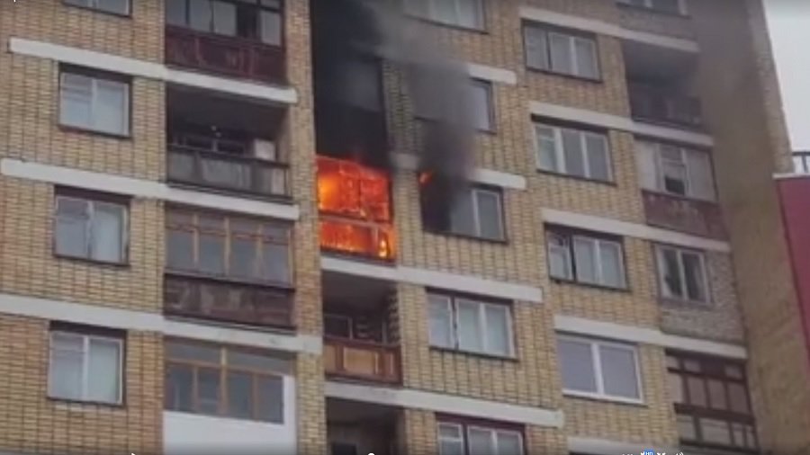 Сильный пожар в доме по Парко 6 - В Висагинасе