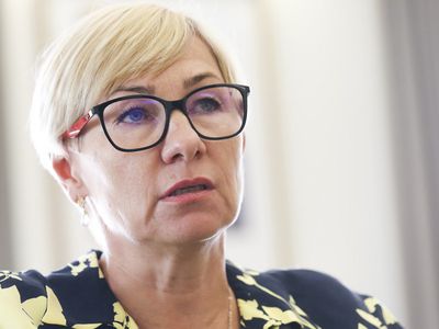 J. Šiugždinienė patvirtino: matematikos egzamino neišlaikė 35 proc. laikiusiųjų - Lietuva ir Baltijos šalys