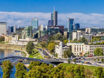 Перемены с июля – цены на электричество, государственные пенсии и борьба с пластиковыми крышками - Литва и страны Балтии