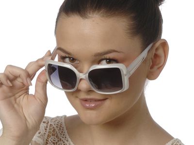 Щит от солнца: как выбрать темные очки? - Наука и здоровье