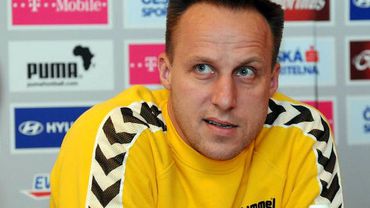 Тренер сборной Литвы по футболу ушел в отставку

                                