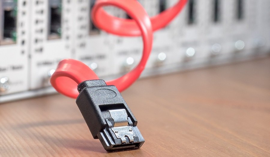 Разработчики World of Tanks выбрали Литву — в Латвии не нашли русских школ для своих детей - Литва и страны Балтии