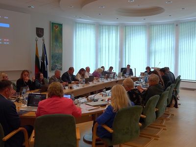 На заседании Совет предлагалось уравнять плату за вывоз мусора для всех домов (видео) - В Висагинасе