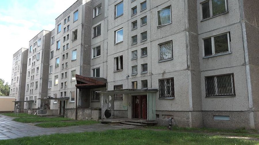 Самое главное – человек, утверждают политики.  Ощущают ли их заботу жители общежитий по Фестивале,1,3? (видео) - В Висагинасе