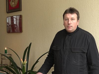 Ксендз Видмантас Рудокас поздравляет висагинцев со светлой Пасхой. (Видео) - Поздравления