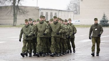 В Литве почти 7000 молодых мужчин получили штрафы за попытку избежать службы в армии