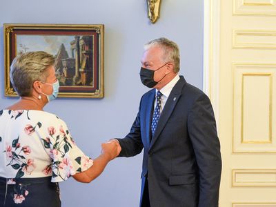 Prezidentas tikisi ES institucijų ir šalių narių aktyvaus įsitraukimo sprendžiant migrantų krizę - Pasaulyje