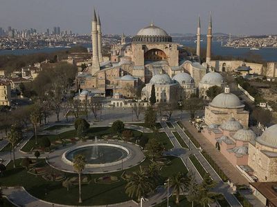 Собор Святой Софии разрешили превратить в мечеть - В Мире