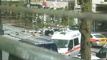 В центре Лондона захватили четырех заложников
                                