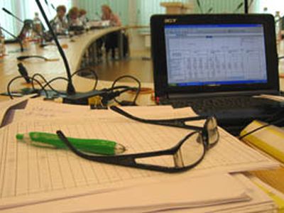 Бюджетным учреждениям велено потуже затянуть пояса - В Висагинасе