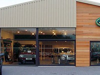 Обиженный владелец внедорожника Range Rover устроил антирекламу дилеру - Хобби, отдых и развлечения