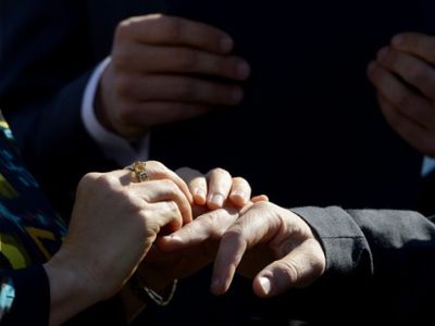 Европейский суд приравнял гомосексуальные браки к обычным - В Мире