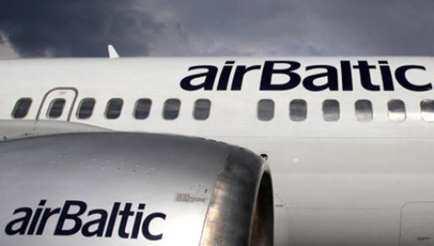 Члена совета airBaltic выгнали за скидки в честь 23 февраля