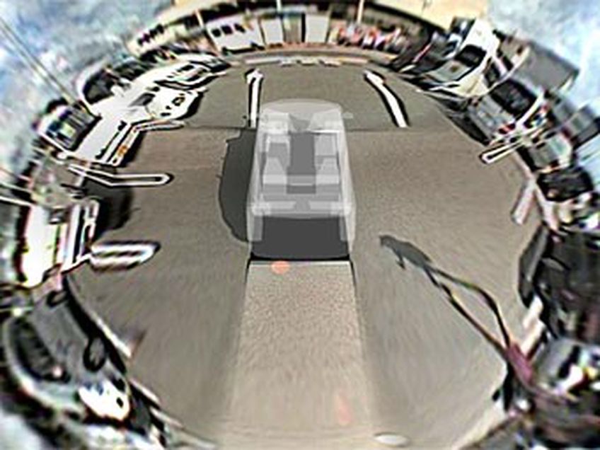 Fujitsu разрабатывает систему кругового видеообзора автомобиля