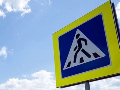 Горячая линия. Будет ли продолжена работа по освещение пешеходных переходов? - В Висагинасе