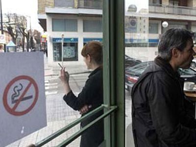 Испанские медики разочарованы результатами запрета курения в общественных местах - Наука и здоровье