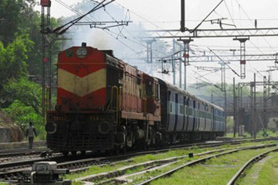 На востоке Индии в результате железнодорожной аварии погибли 25 человек - В Мире