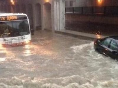 Аномальный ливень затопил улицы Торонто - В Мире
