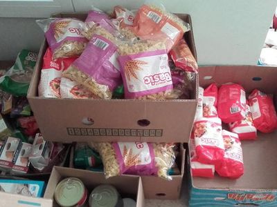 Красный Крест информирует: при получении продуктовой помощи маски обязательны! - В Висагинасе