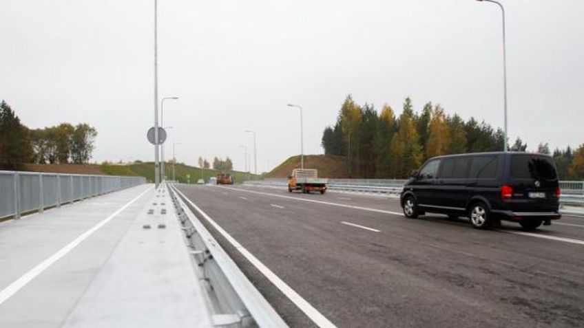 Дорога в Вильнюсский аэропорт и Ikea станет удобнее: открыт новый виадук