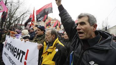 Тысячи сторонников Саакашвили начали "марш за импичмент" в центре Киева