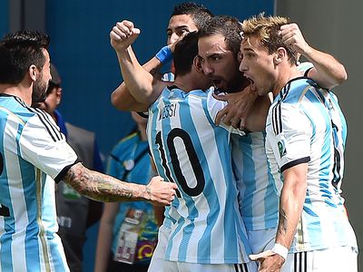 Сборная Аргентины по пенальти выиграла полуфинальный матч у Голландии - Культурные и спортивные мероприятия