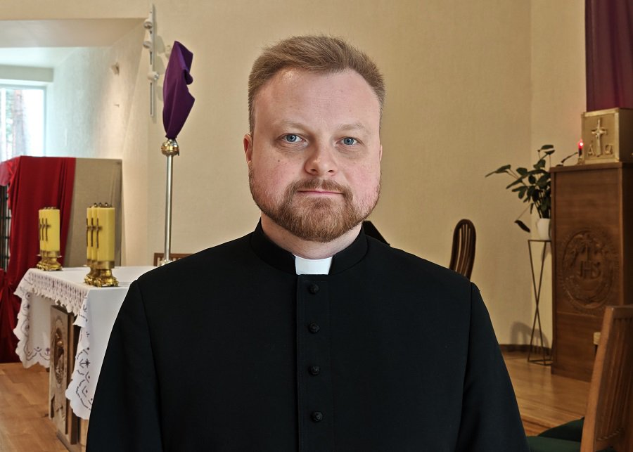 Христос воскрес! Аллилуйя! Пусть Воскресший Господь наполняет вас миром, надеждой и радостью! - Поздравления