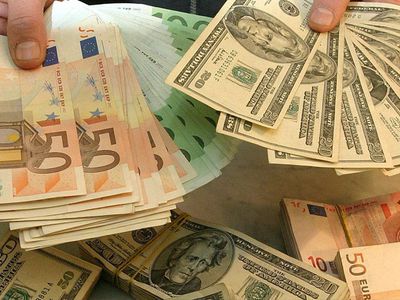 Франция наносит тройной удар по доллару - В Мире