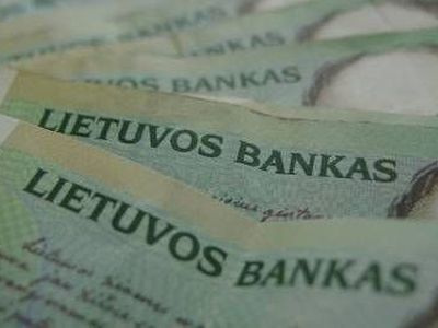 Į biudžetą surenka daugiau pajamų nei pernai - Lietuva ir Baltijos šalys