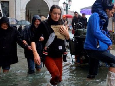 Венецию затопило на 70% - В Мире