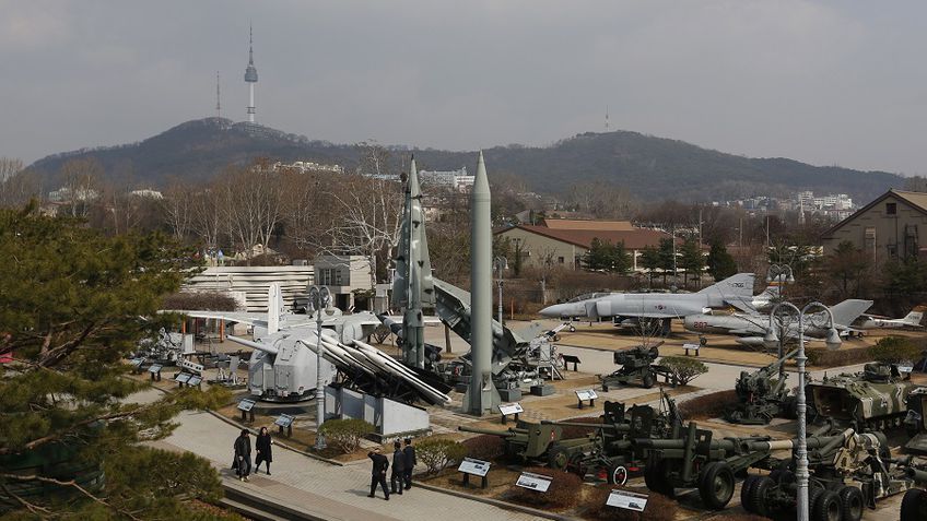 Pietų Korėjos žvalgyba praneša, kad Šiaurės Korėja toliau sodrina uraną kariniais tikslais