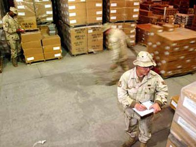 Киргизский суд попросили объявить авиабазу США вне закона - В Мире