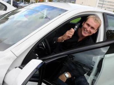 Серебряному призеру Олимпиады-2012 Евгению Шуклину — автомобиль BMW - В Висагинасе