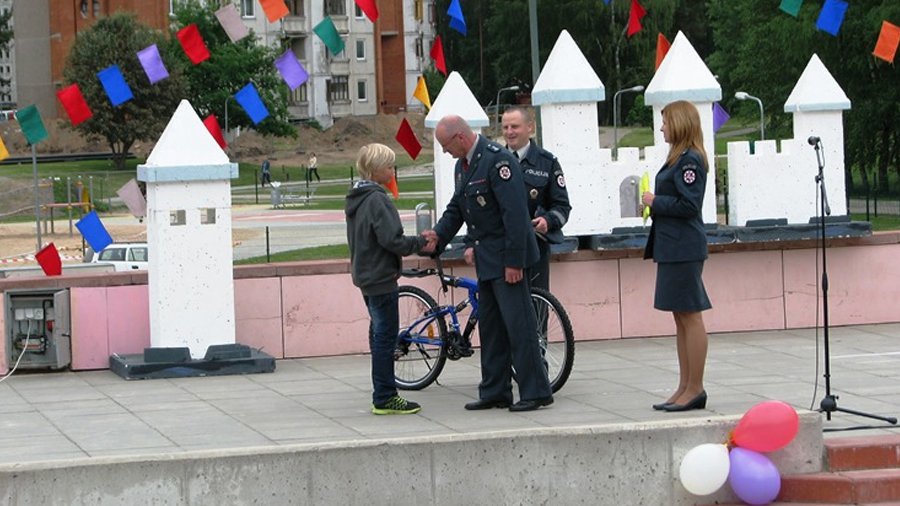 В Висагинасе награждены победители конкурсов по безопасному движению - В Висагинасе