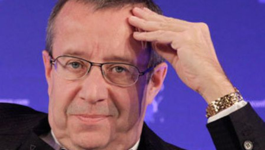 Эстонский президент заклеил свою веб-камеру скотчем - IT новости