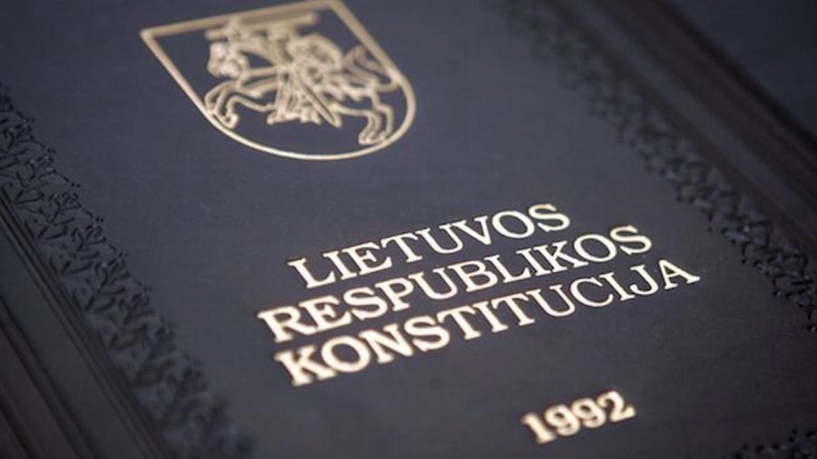День Конституции: хорошо ли мы знаем свой главный закон? - В Висагинасе