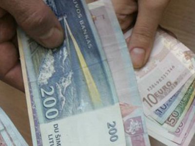 Сколько средств на премии госслужащим выделили в Литве? - Литва и страны Балтии