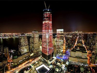 Арестованы парашютисты, совершившие уникальный ночной прыжок с самой высокой башни Нью-Йорка. Им грозит тюрьма - В Мире