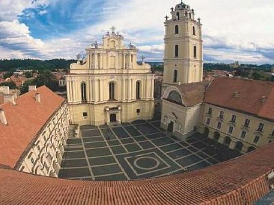 Эксперт: Литва проигрывает свою молодежь - Литва и страны Балтии