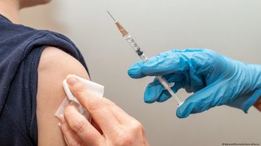 Медики приглашают пациентов сделать прививку от энцефалита