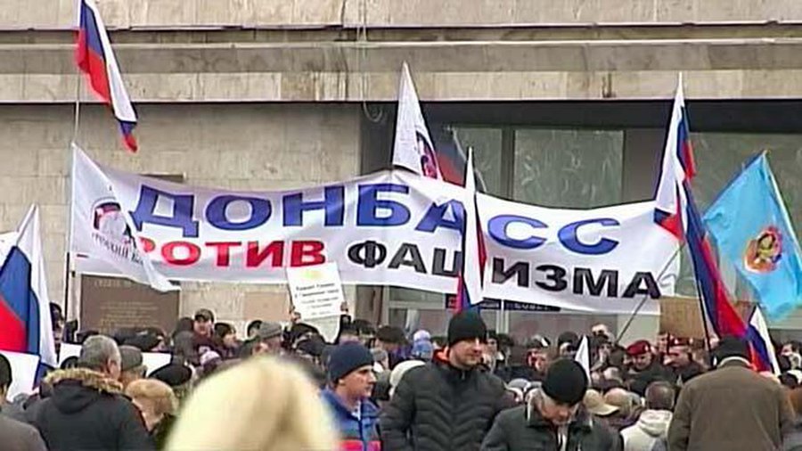 Волна митингов против политики новых украинских властей прокатилась по всему юго-востоку страны - В Мире