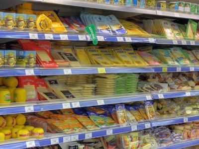 Торговцы: в ближайшее время в стране подорожает молоко - Литва и страны Балтии