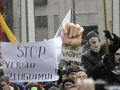 Митинг у Сейма Литвы: «Руки прочь от малого бизнеса» - Литва и страны Балтии