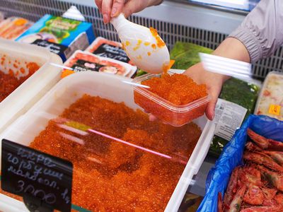 В России сообщили о двукратном снижении цен на красную икру - В Мире