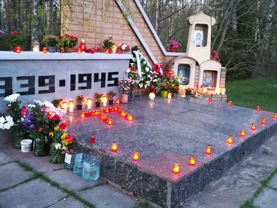 Мемориал восстановлен силами добровольцев. Низкий им поклон! - В Висагинасе